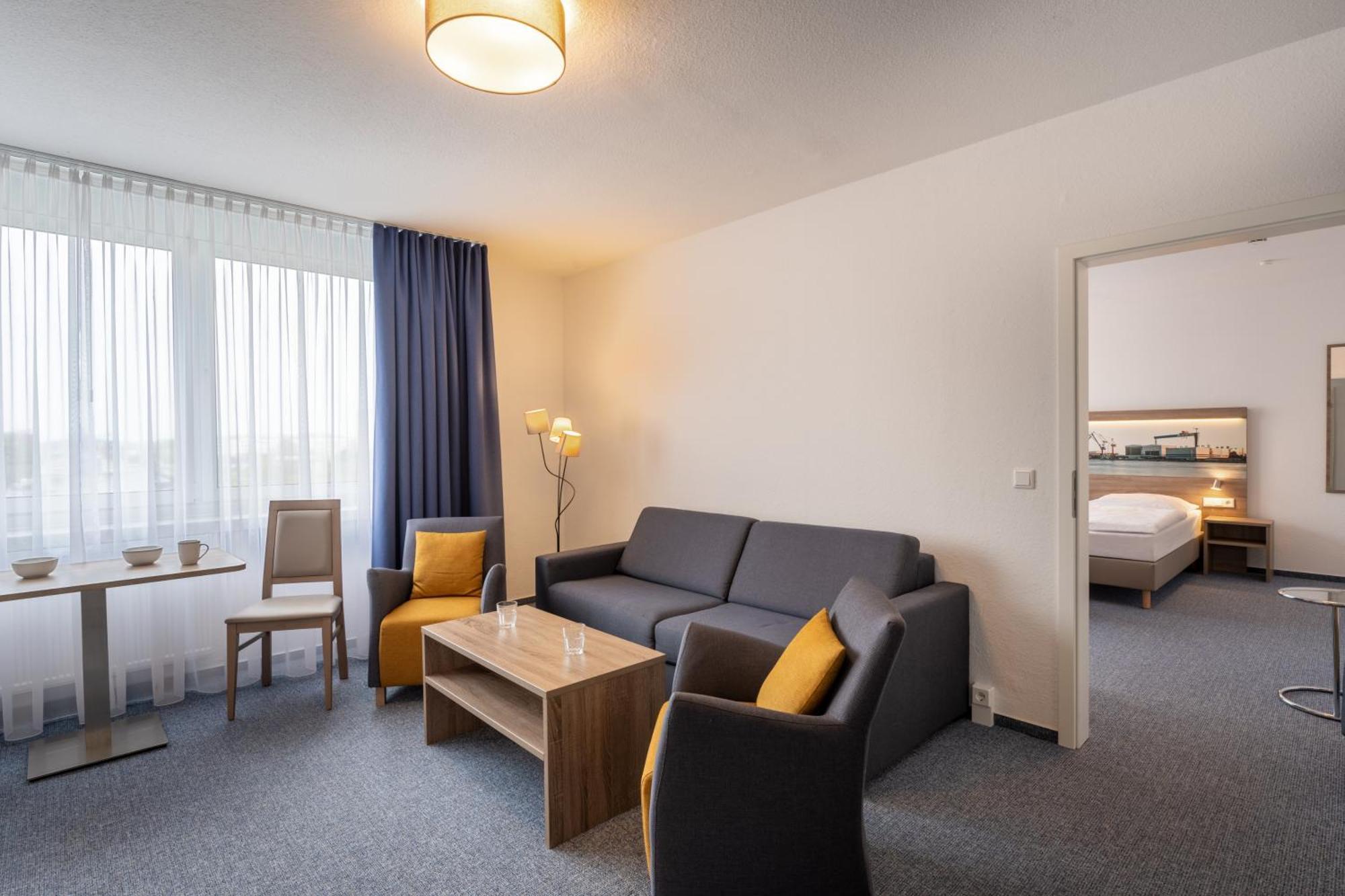 Hotel & Gaestehaus Rostock Luetten Klein エクステリア 写真